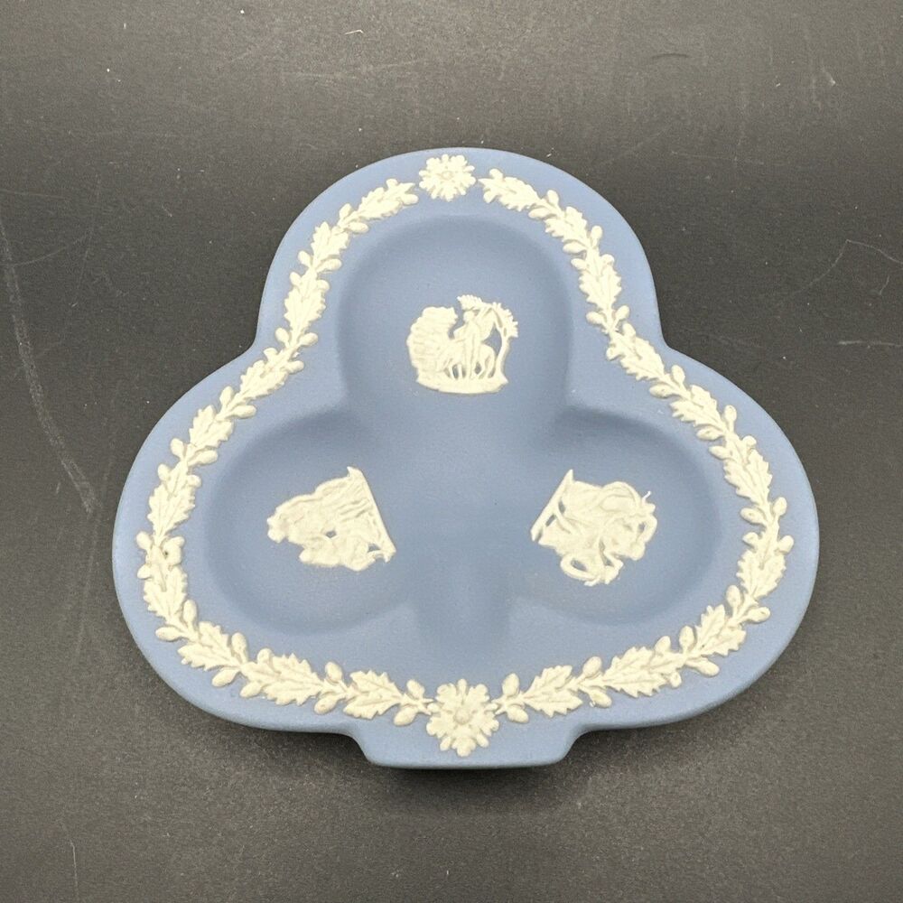 Wedgwood England Blue Clover Leaf Shaped Trinket Dish Spade Jasperware 4.5”